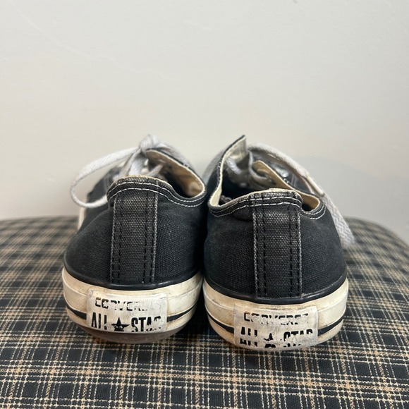 Converse Chuck Taylor All Star Low Top Black Canvas Sneakers Mens 8 Womens 10 - Picture 3 of 5
